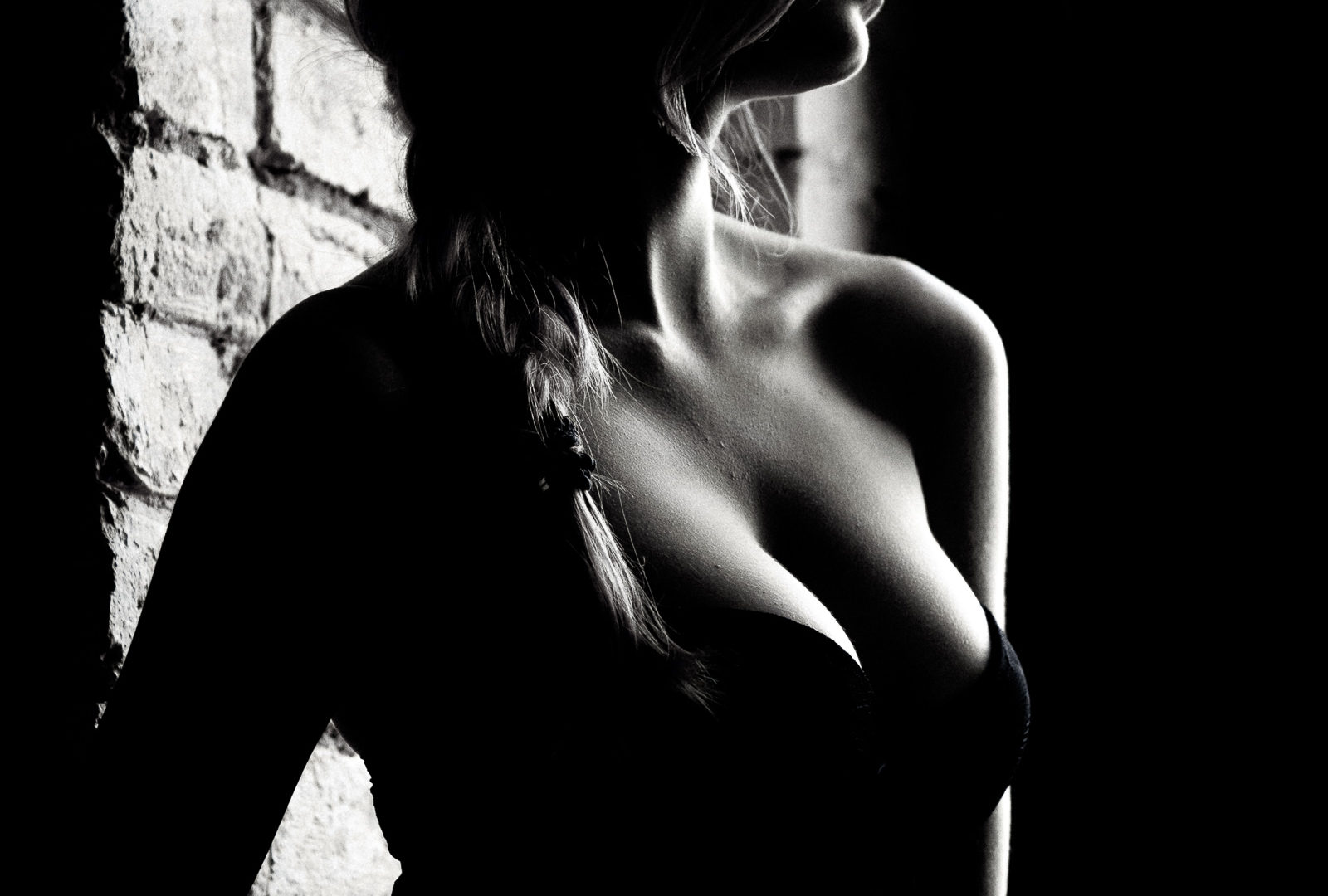 черно белые картинки женской груди фото 27